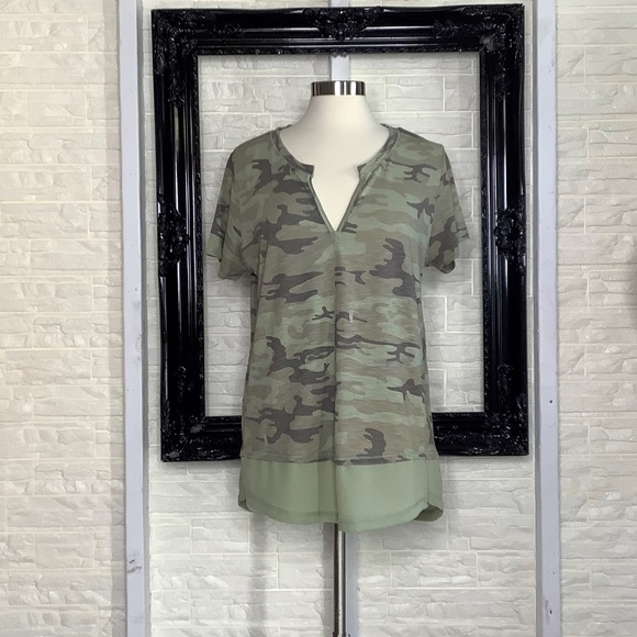 Sanctuary Tops - SANCTUARY Women's Camo Tiered Hem Tee Shirt